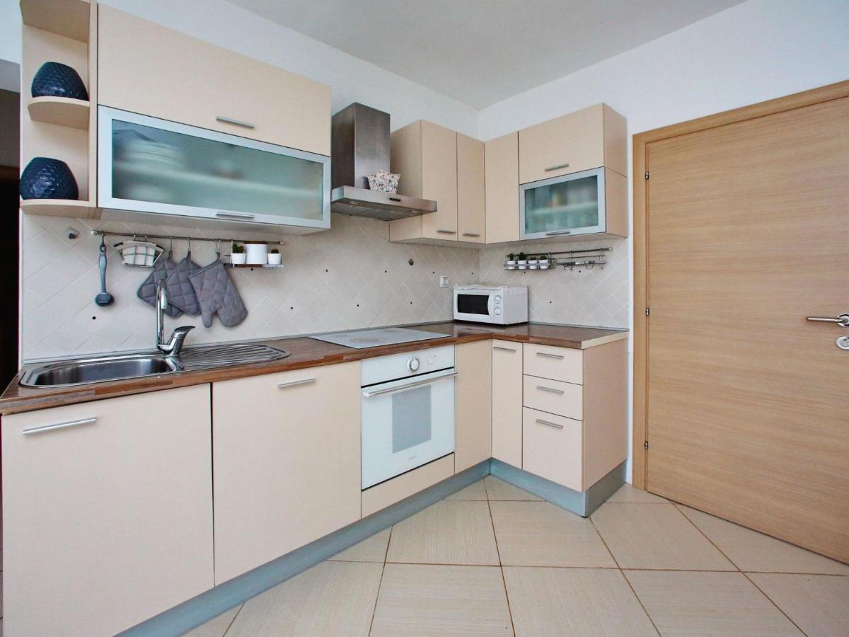 Sun-Kissed Apartment In Bibinje With Garden Δωμάτιο φωτογραφία