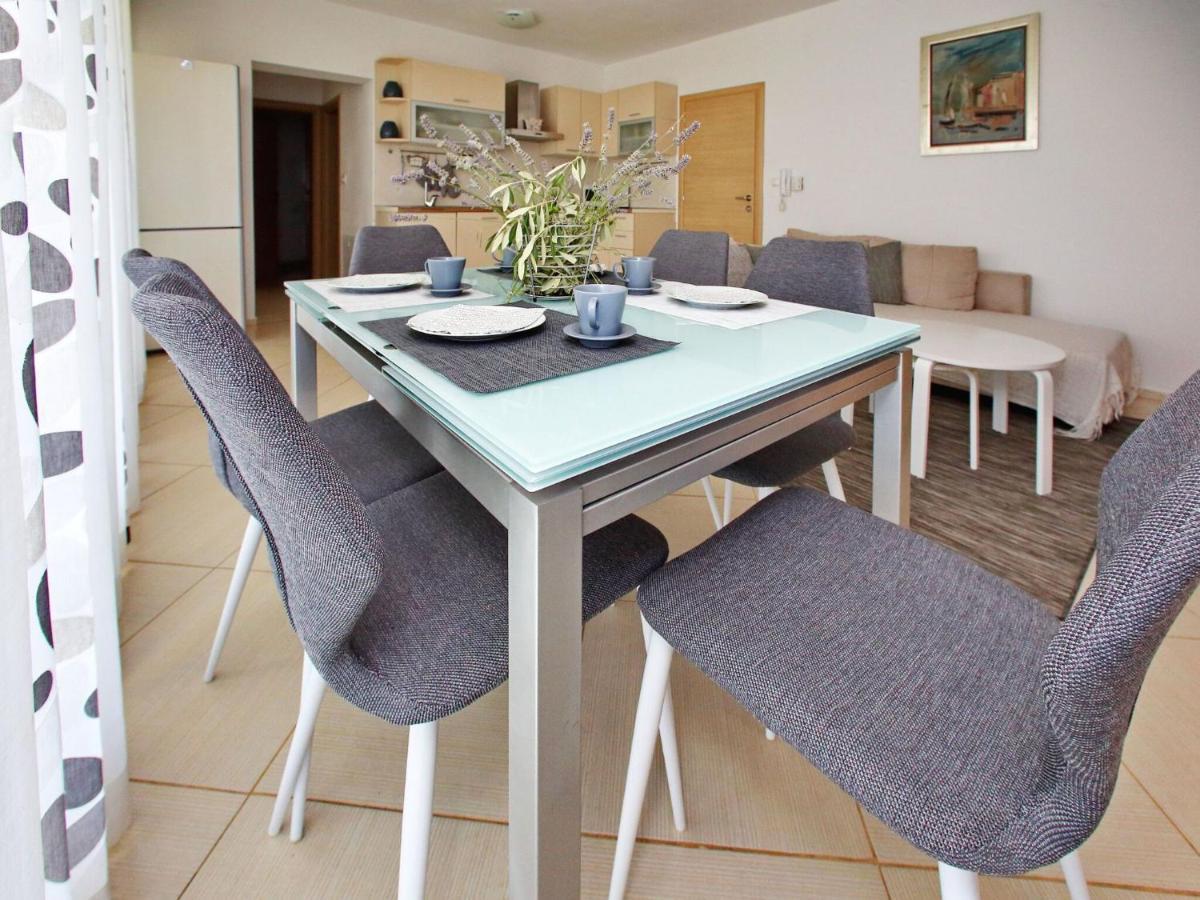 Sun-Kissed Apartment In Bibinje With Garden Δωμάτιο φωτογραφία