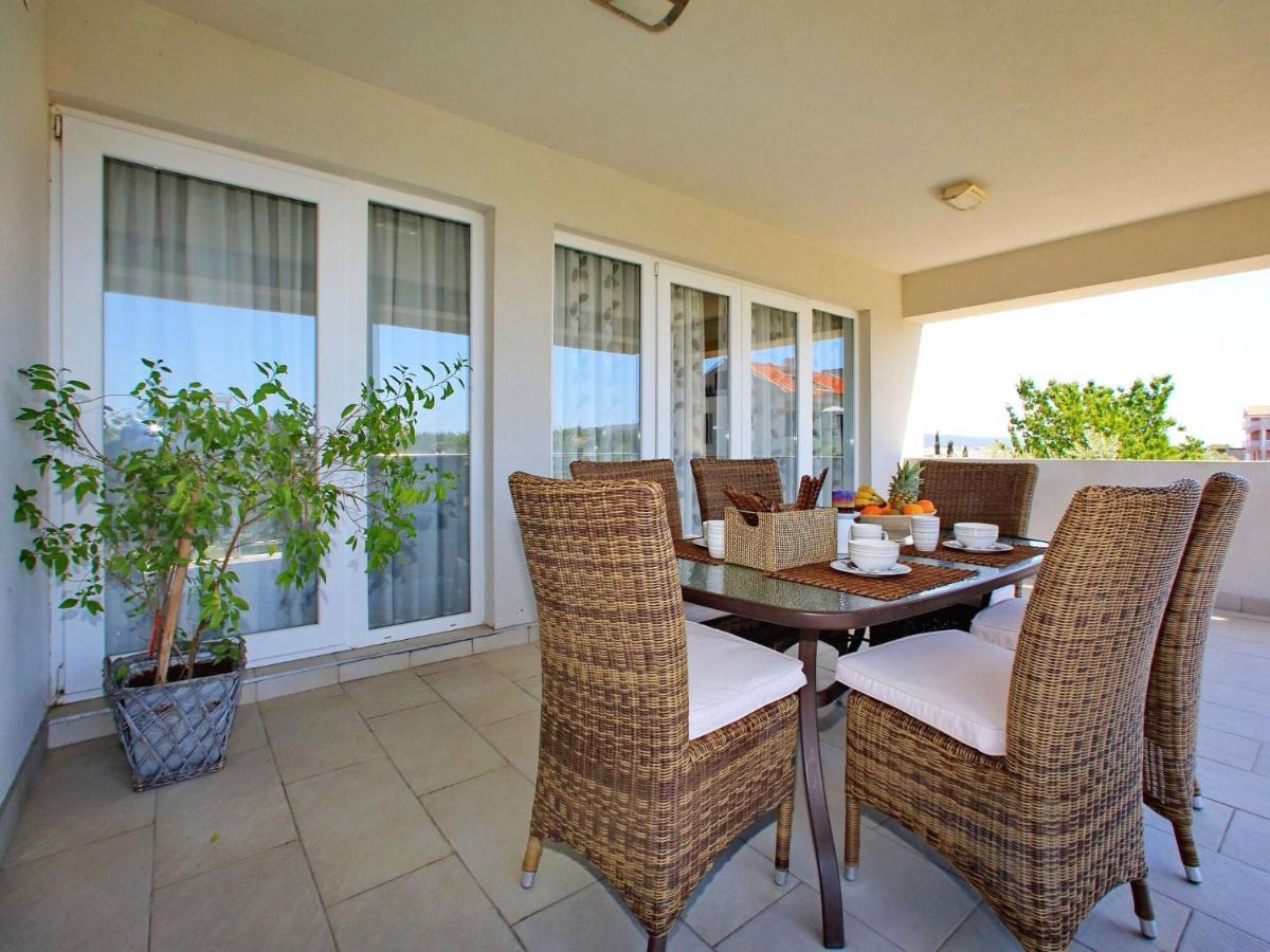 Sun-Kissed Apartment In Bibinje With Garden Δωμάτιο φωτογραφία